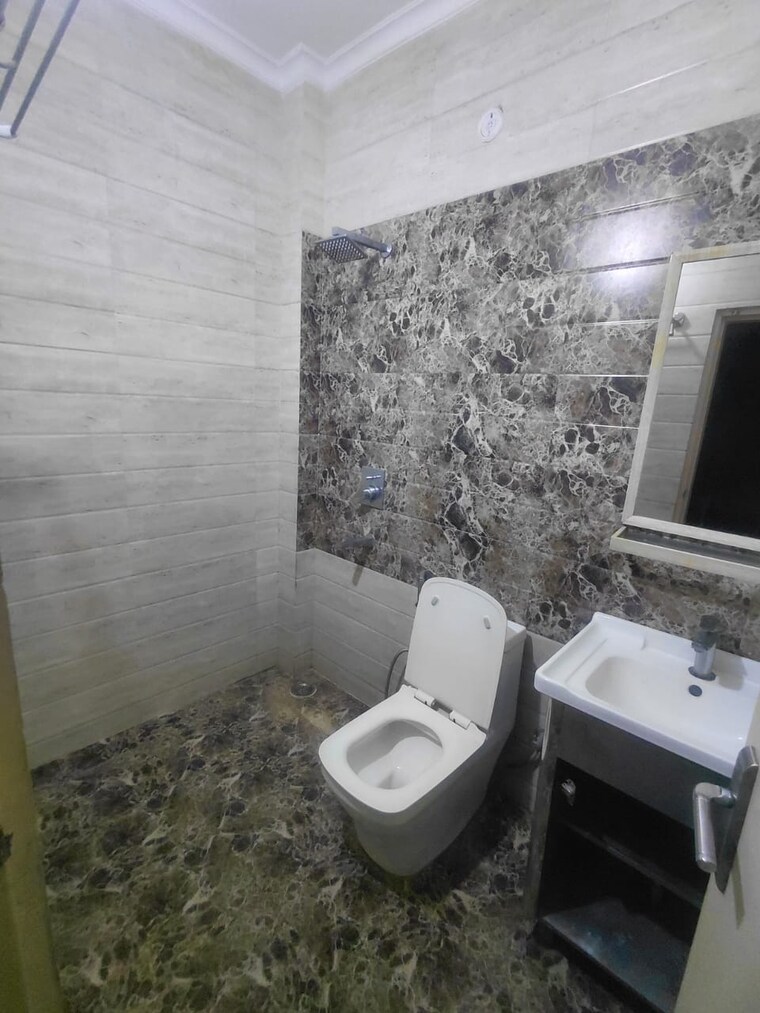 Bathroom, sector 40 2 Bedroom 1365 Sq.Ft. Builder Floor In Sector 40 Gurgaon 9278422
