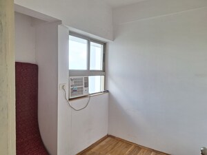 Room in 2.5 BHK Apartment at Lodha Casa Rio Gold, Dombivli East – for Rent