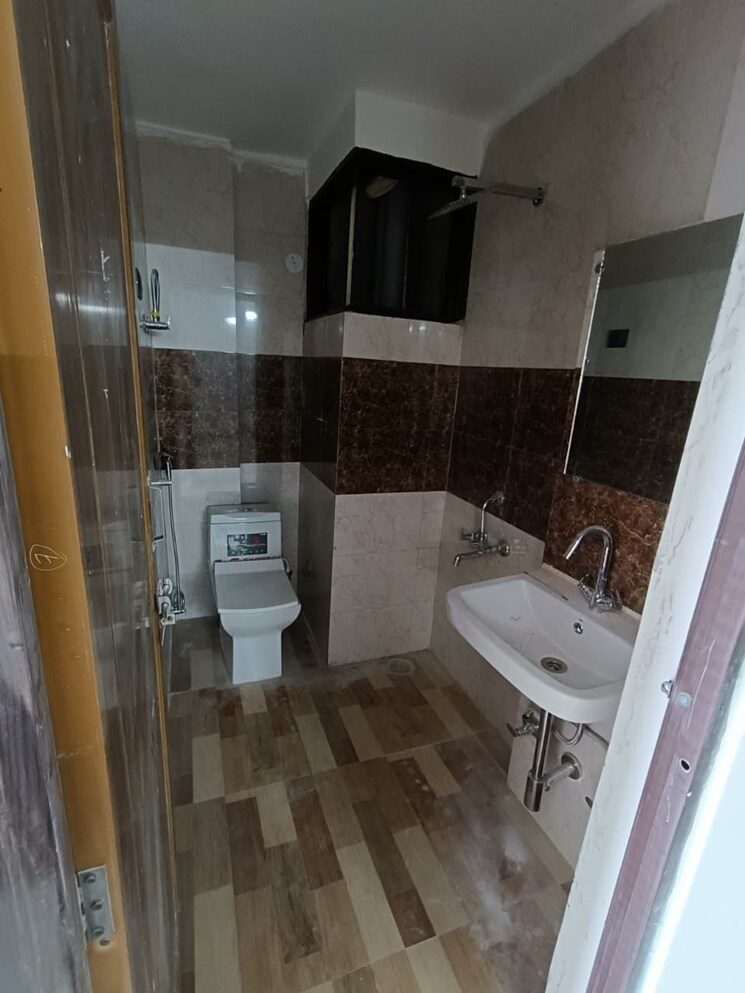 Bathroom, aman-luxury-apartments 1 Bedroom 750 Sq.Ft. Apartment In Sahastradhara Road Dehradun 9278512
