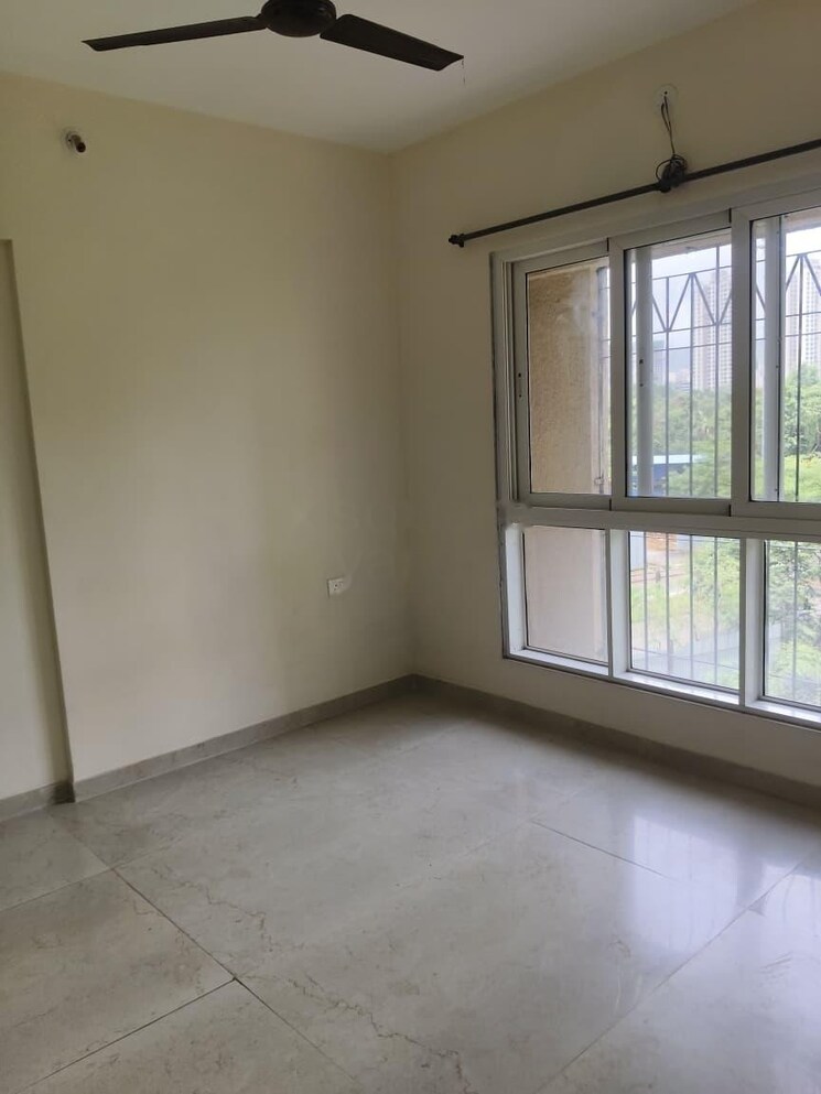 Room, dosti-west-county 1.5 Bedroom 565 Sq.Ft. Apartment In Balkum Pada Thane 9278535