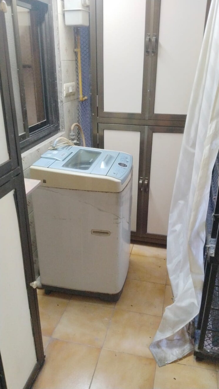 Bathroom, riddhi-tower 3 Bedroom 1225 Sq.Ft. Apartment In Malad East Mumbai 9278581