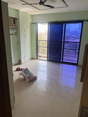 Room in 2 BHK Apartment at Lodha Primo, Parel – for Rent