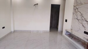 Room in 4 BHK Builder Floor at Green Fields Colony – for Rent