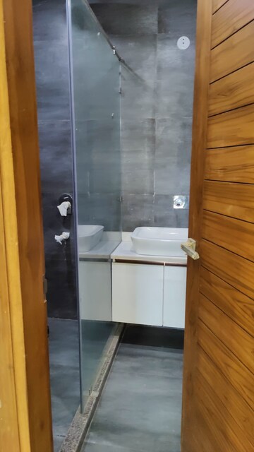 Bathroom in 4 BHK Builder Floor at Green Fields Colony – for Rent