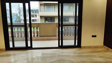 Room in 4 BHK Builder Floor at Green Fields Colony – for Rent