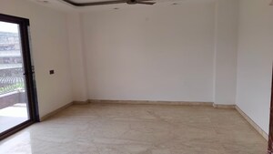 Room in 4 BHK Builder Floor at Green Fields Colony – for Rent
