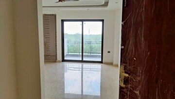 Room in 4 BHK Builder Floor at Green Fields Colony – for Rent