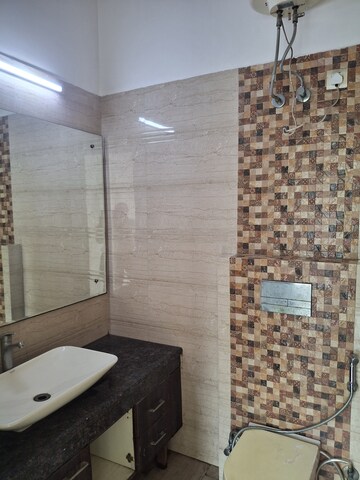 Furnished Amenities in 3 BHK Builder Floor at Sector 40 – for Rent