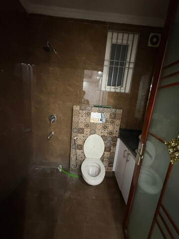 Attached Bathroom in 2 BHK Builder Floor at Malviya Nagar – for Rent