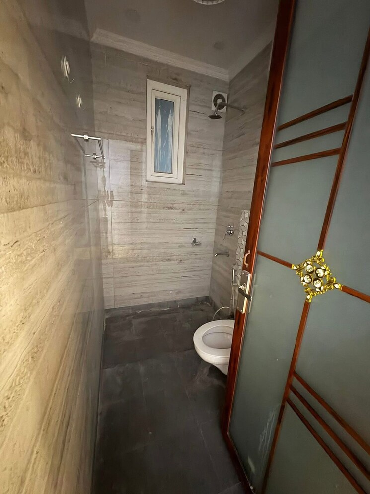 Bathroom, malviya nagar 2 Bedroom 1800 Sq.Ft. Builder Floor In Malviya Nagar Delhi 9278663