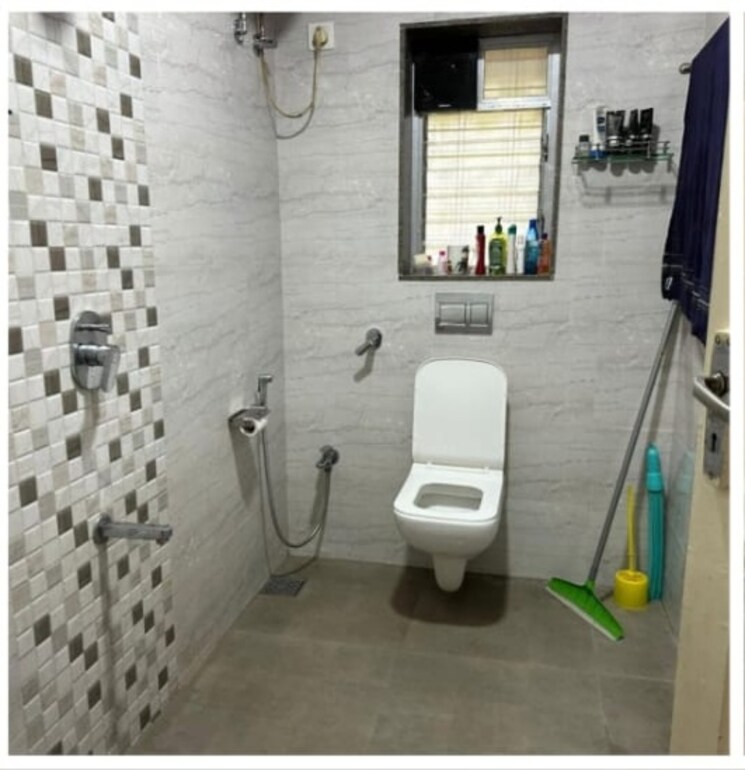 Bathroom, amaltas-chs 3 Bedroom 1550 Sq.Ft. Apartment In Andheri West Mumbai 9278670
