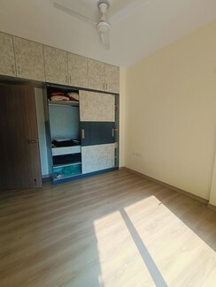 3.5 BHK + Servant Room Apartment For Sale in Emaar Palm Heights