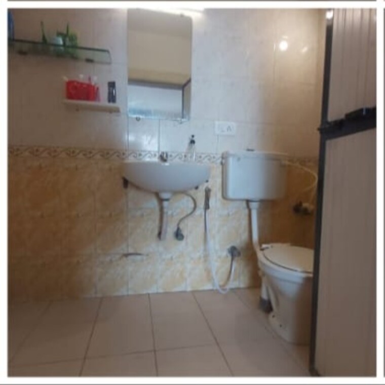 Bathroom, versova-shubham-karoti-chs 4 Bedroom 1250 Sq.Ft. Apartment In Andheri West Mumbai 9278717