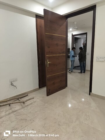 Room in 2 BHK Builder Floor at Palm Residency Chhatarpur, Chattarpur – for Rent