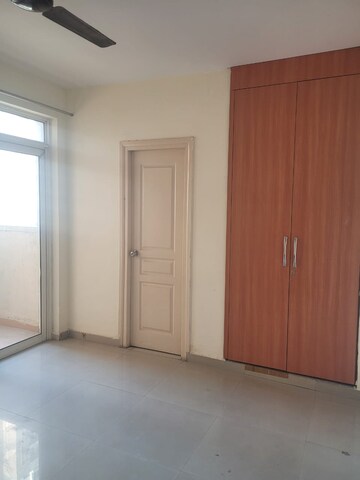 Room in 2 BHK Apartment at 3C Lotus Zing, Sector 168 – for Rent