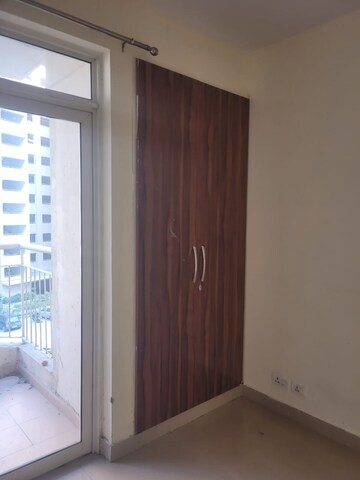 Room in 2 BHK Apartment at 3C Lotus Zing, Sector 168 – for Rent