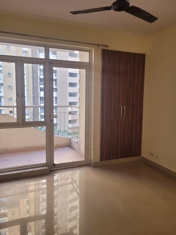 Room in 2 BHK Apartment at 3C Lotus Zing, Sector 168 – for Rent