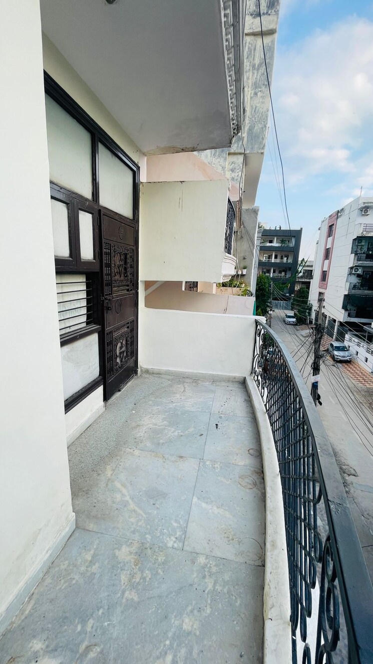 Balcony, ashoka-enclave-3 3 Bedroom 1800 Sq.Ft. Builder Floor In Sector 35 Faridabad 9278762