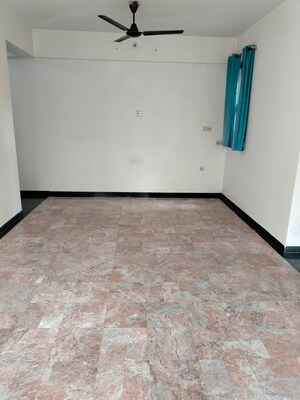 Room in 2 BHK Apartment at Hiranandani Estate, Ghodbunder Road – for Rent