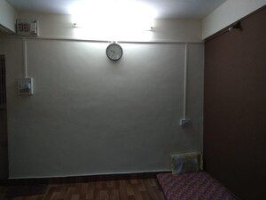 Room in 1.5 BHK Apartment at Saroj Apartment Karve Nagar, Karve Nagar – for Rent