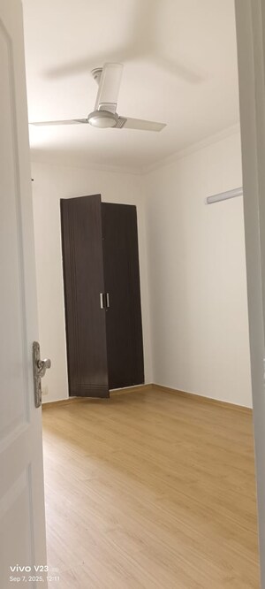 Room in 3 BHK Apartment at Bestech Park View City 2, Sector 49 – for Rent