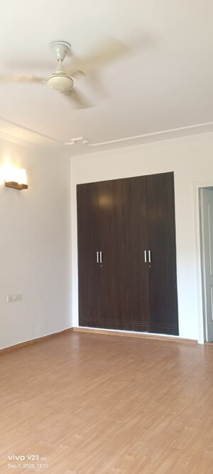 Furnished Amenities in 3 BHK Apartment at Bestech Park View City 2, Sector 49 – for Rent