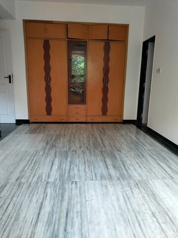 Room in 2 BHK Apartment at Hiranandani Estate, Ghodbunder Road – for Rent