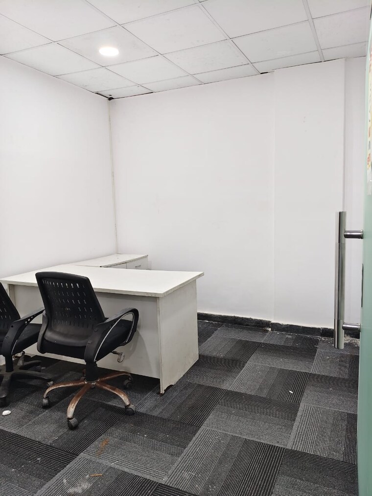 Team Area, sector 63 Commercial Office Space 3000 Sq.Ft. In Sector 63 Noida 9278769