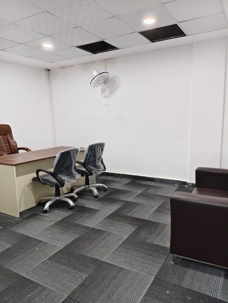Team Area, sector 63 Commercial Office Space 3000 Sq.Ft. In Sector 63 Noida 9278769