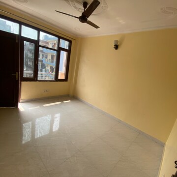 Room in 3 BHK Builder Floor at Chattarpur – for Rent