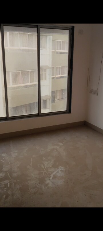 Room in 2.5 BHK Apartment at Dahisar West – for Sale