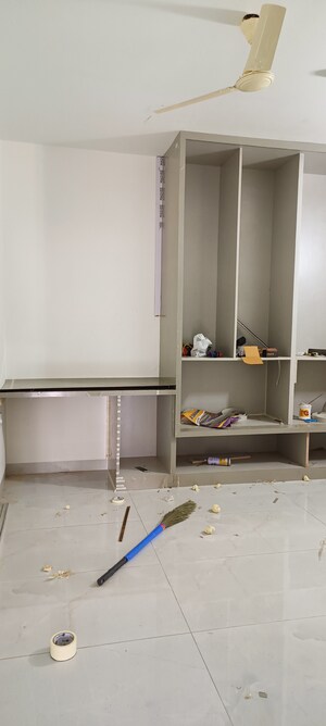 Room in 3 BHK Apartment at Poulomi Anate, Kokapet – for Rent