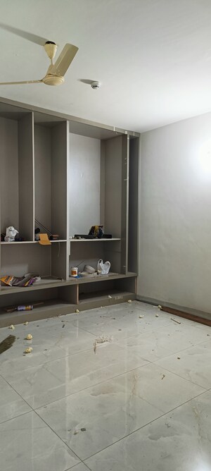 Room in 3 BHK Apartment at Poulomi Anate, Kokapet – for Rent