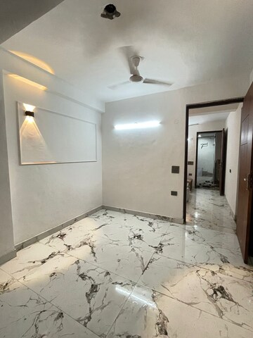 Room in 1 BHK Builder Floor at Chattarpur – for Rent