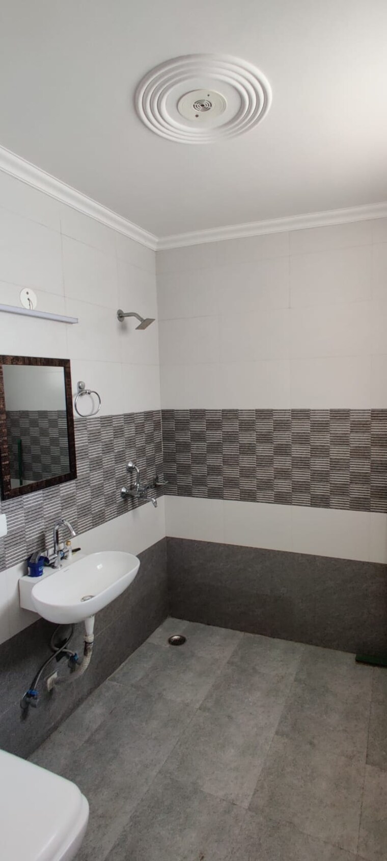 Bathroom, sector 57 2.5 Bedroom 1200 Sq.Ft. Builder Floor In Sector 57 Gurgaon 9278892