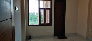 Room in 2.5 BHK Builder Floor at Sector 57 – for Rent