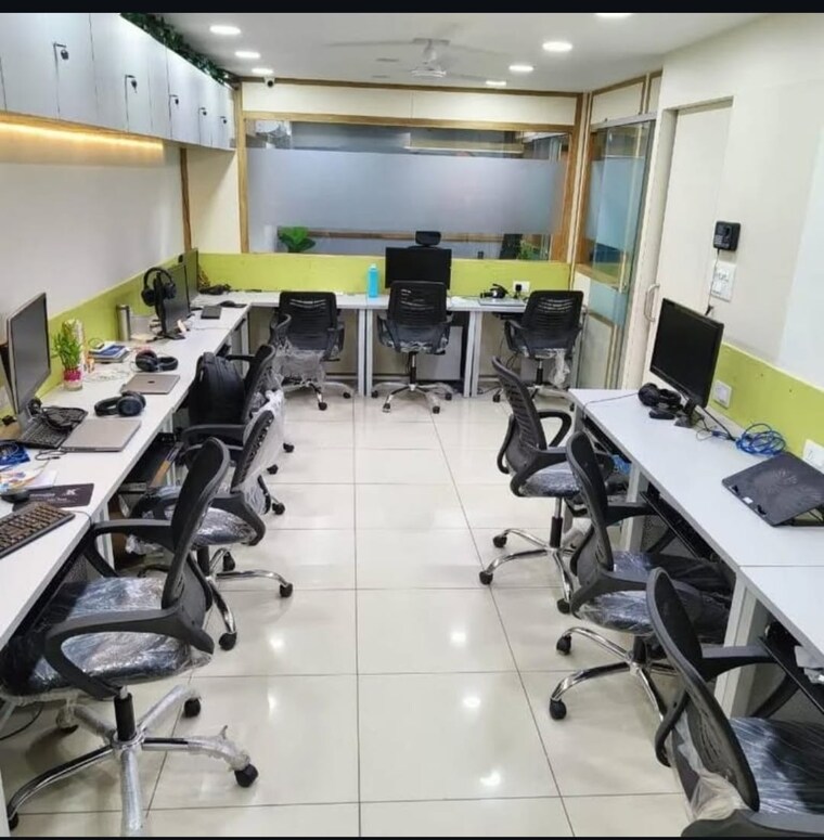 Team Area, real-tech-park Commercial Office Space 1040 Sq.Ft. In Vashi Sector 30a Navi Mumbai 9278899