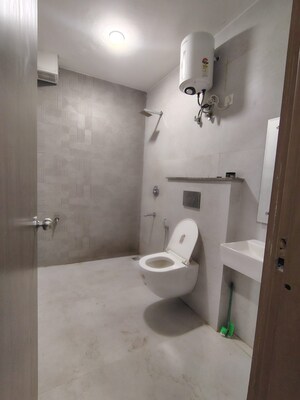 Bathroom in 1 BHK Builder Floor at Sector 23 – for Rent