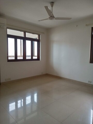 Room in 3 BHK Apartment at Balmoral Hall, Bandra West – for Rent
