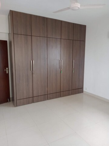 Room in 3 BHK Apartment at Balmoral Hall, Bandra West – for Rent
