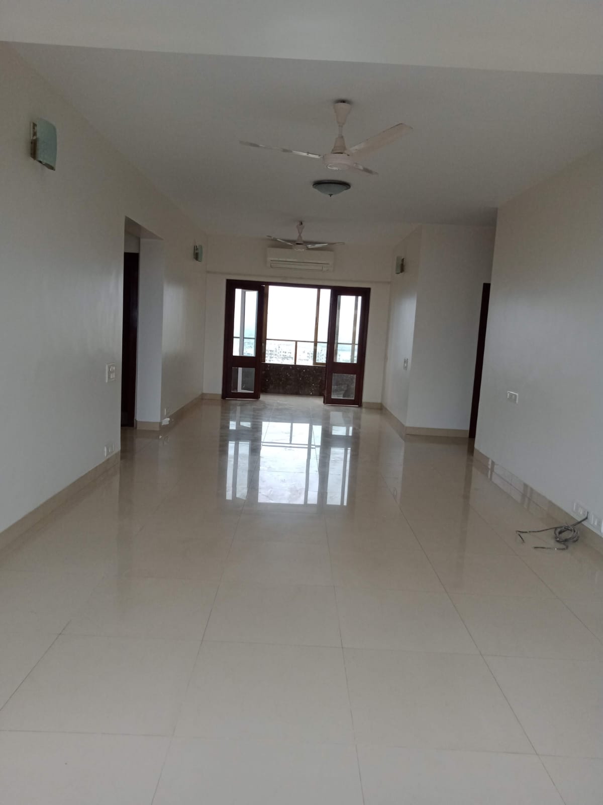 3 BHK Apartment For Rent in Balmoral Hall
