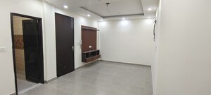 Room in 3 BHK Builder Floor at Dwarka Mor – for Rent