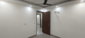 Room in 3 BHK Builder Floor at Dwarka Mor – for Rent