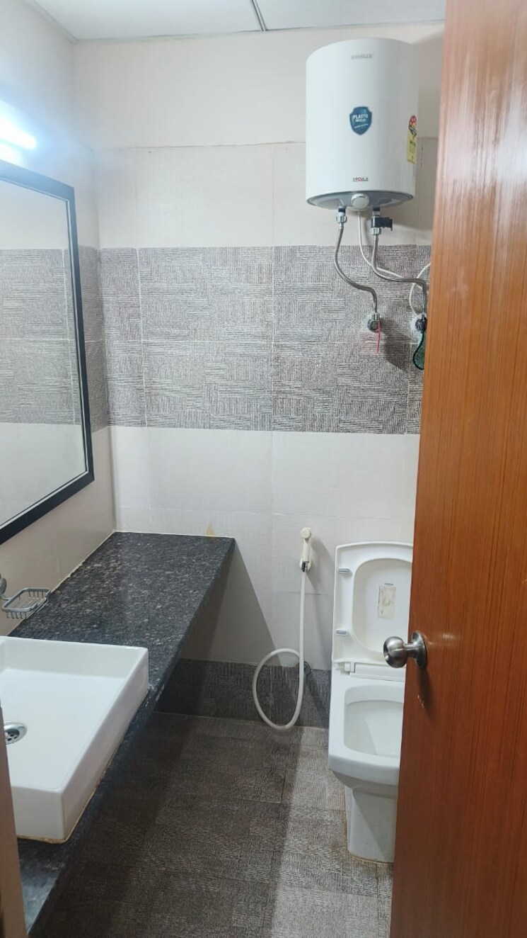 Bathroom, paramount-golfforeste 1 Bedroom 435 Sq.Ft. Apartment In Zeta I Greater Noida Greater Noida 9278916