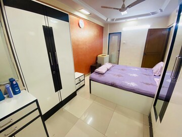 Team Area in 2 BHK Apartment at Vashi Sector 28 – for Rent