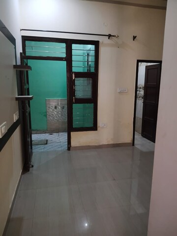 Room in 2 BHK Apartment at Motia Oasis, Patiala Road – for Rent