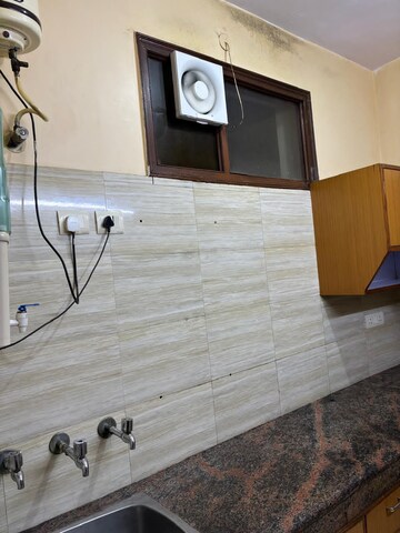 Furnished Amenities in 3 BHK Apartment at RWA Apartments, Sector 31 – for Rent