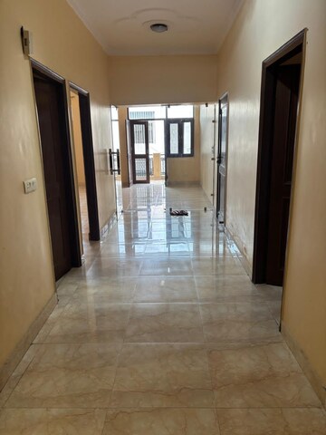 Room in 3 BHK Apartment at RWA Apartments, Sector 31 – for Rent