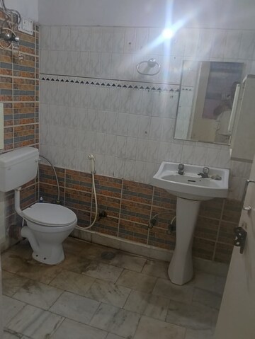 Bathroom in 2 BHK Builder Floor at RWA Apartments Sector 26, Sector 26 – for Rent