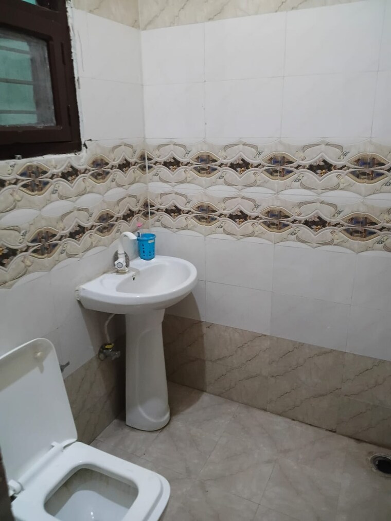 Bathroom, motia-oasis 2 Bedroom 1200 Sq.Ft. Apartment In Patiala Road Zirakpur 9278987